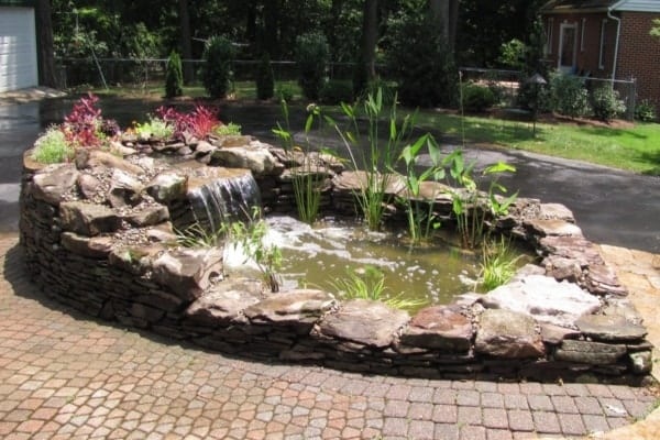  How to Build a Garden Pond Using Retaining Walls?