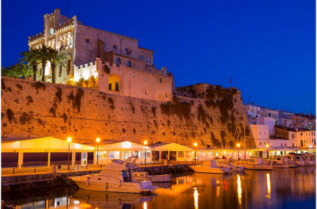 Hire a car at Menorca to explore the island’s most beautiful places!